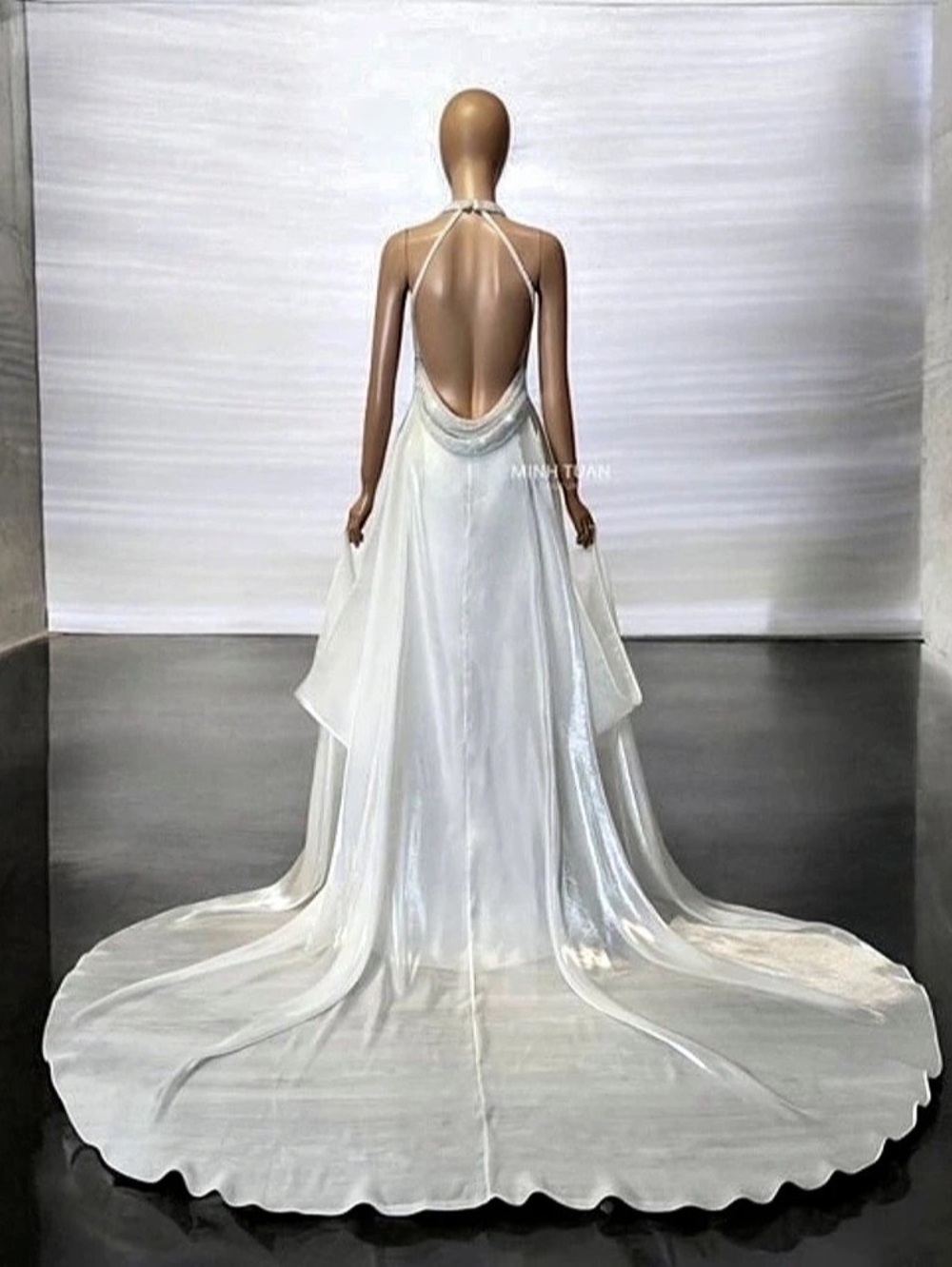Minh Tuan Couture White Open-Back Wedding Gown